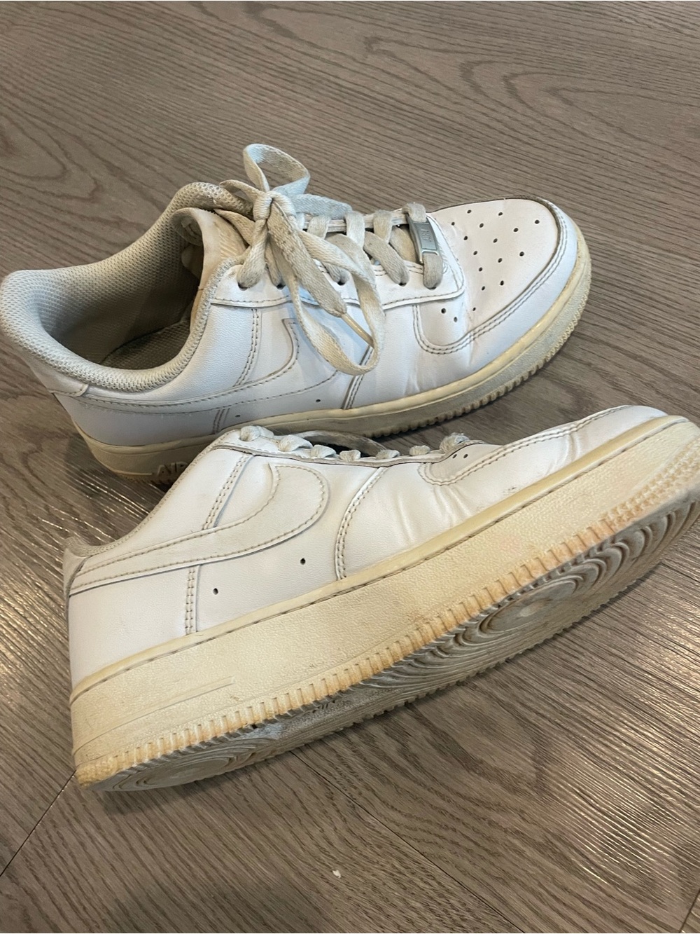 Nike Kids White Low-Top Sneakers - Picture 6 of 6